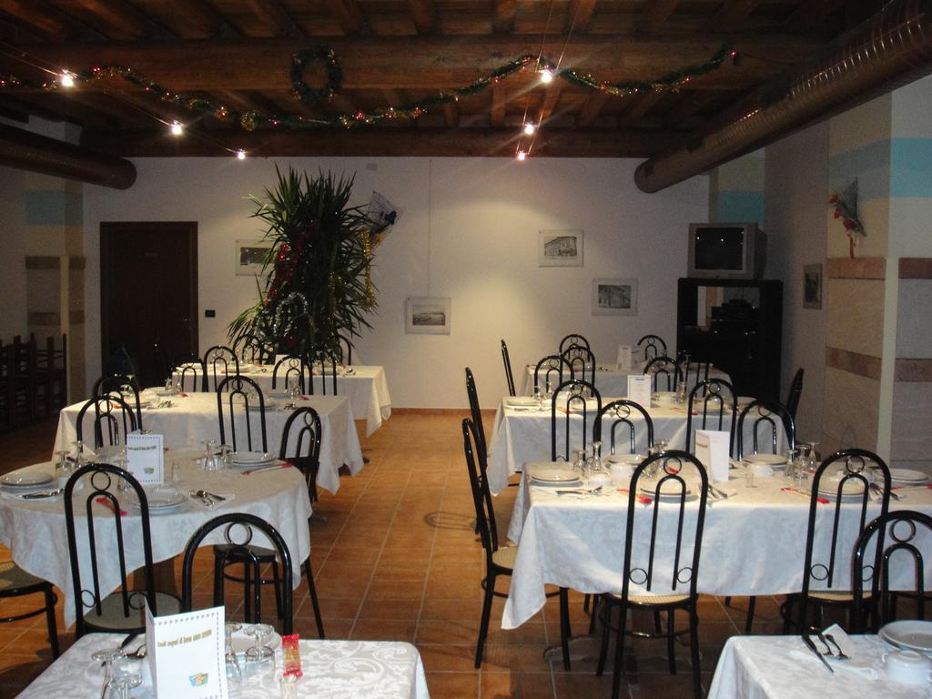 Agriturismo La Rasdora Porto Mantovano Kültér fotó